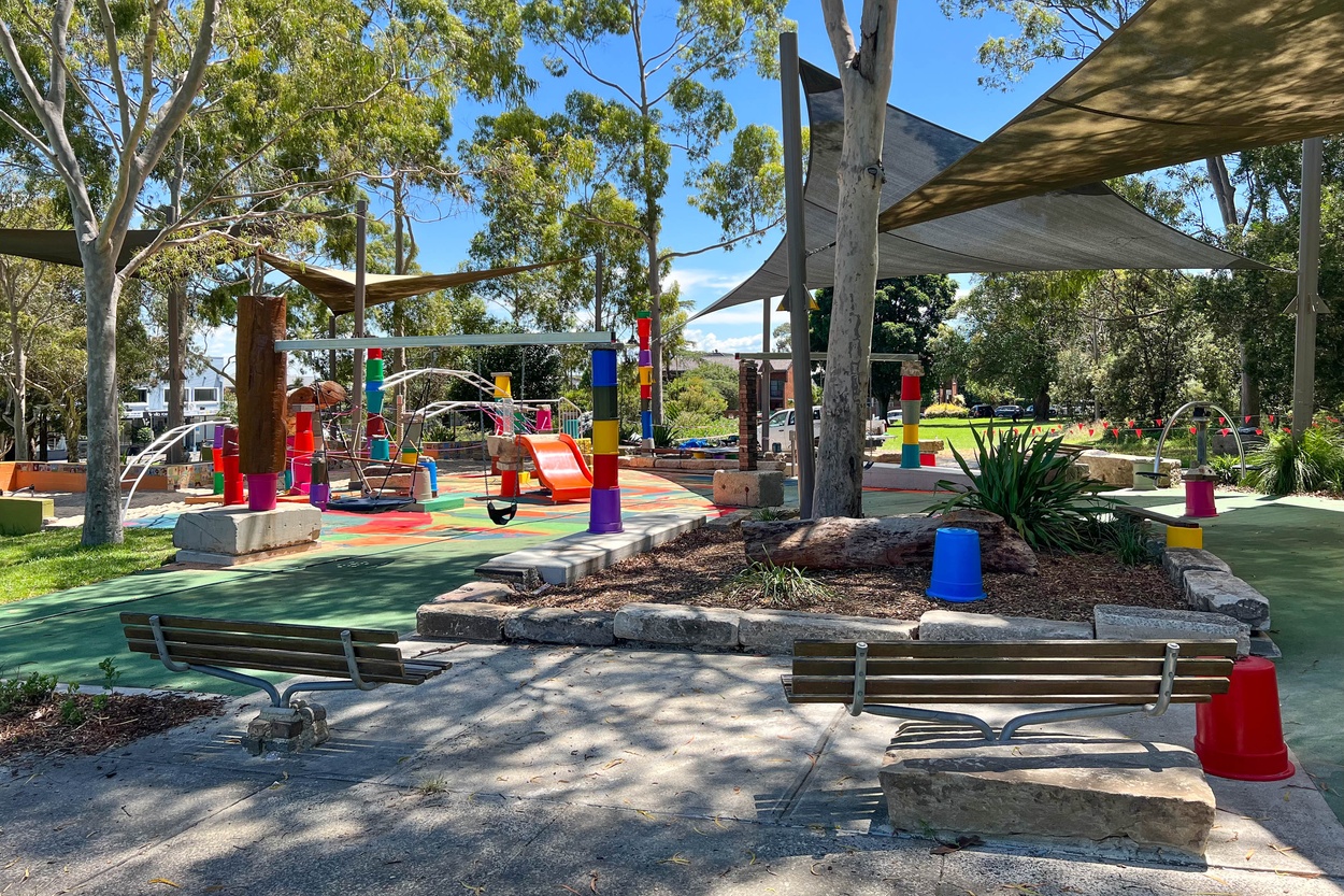 Mike Hewson: Pockets Park -