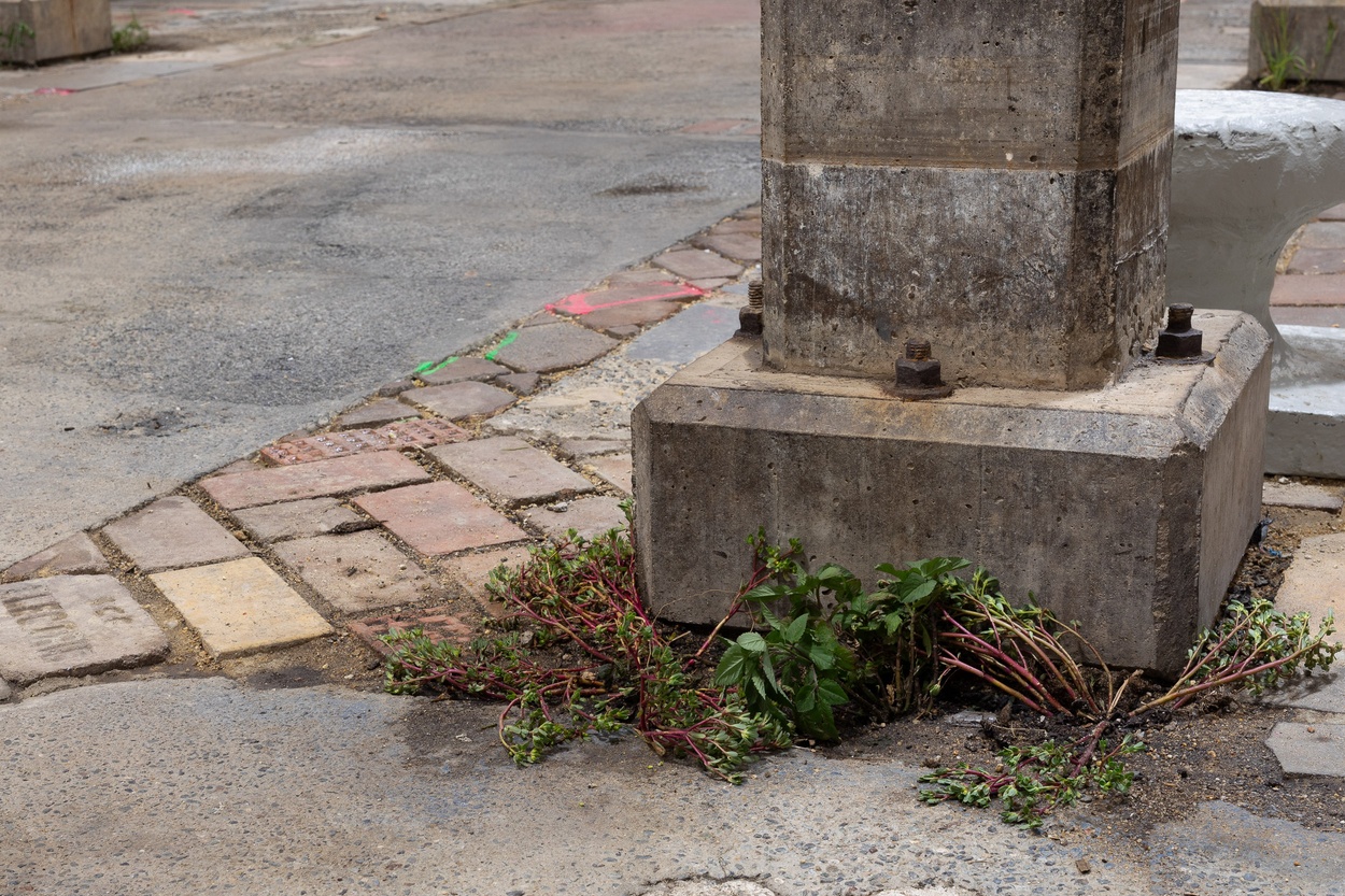 Mike Hewson: The Key's Under The Mat - 