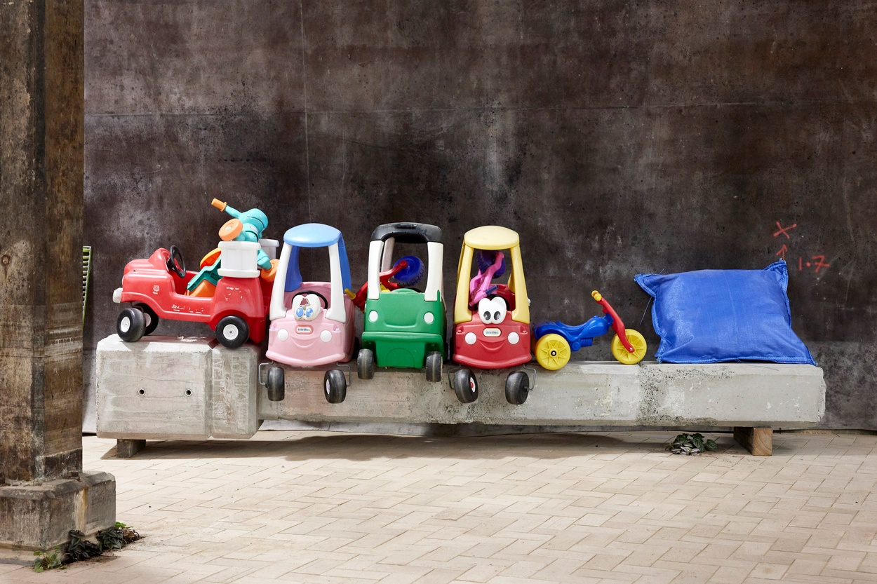 Mike Hewson: The Key's Under The Mat - 