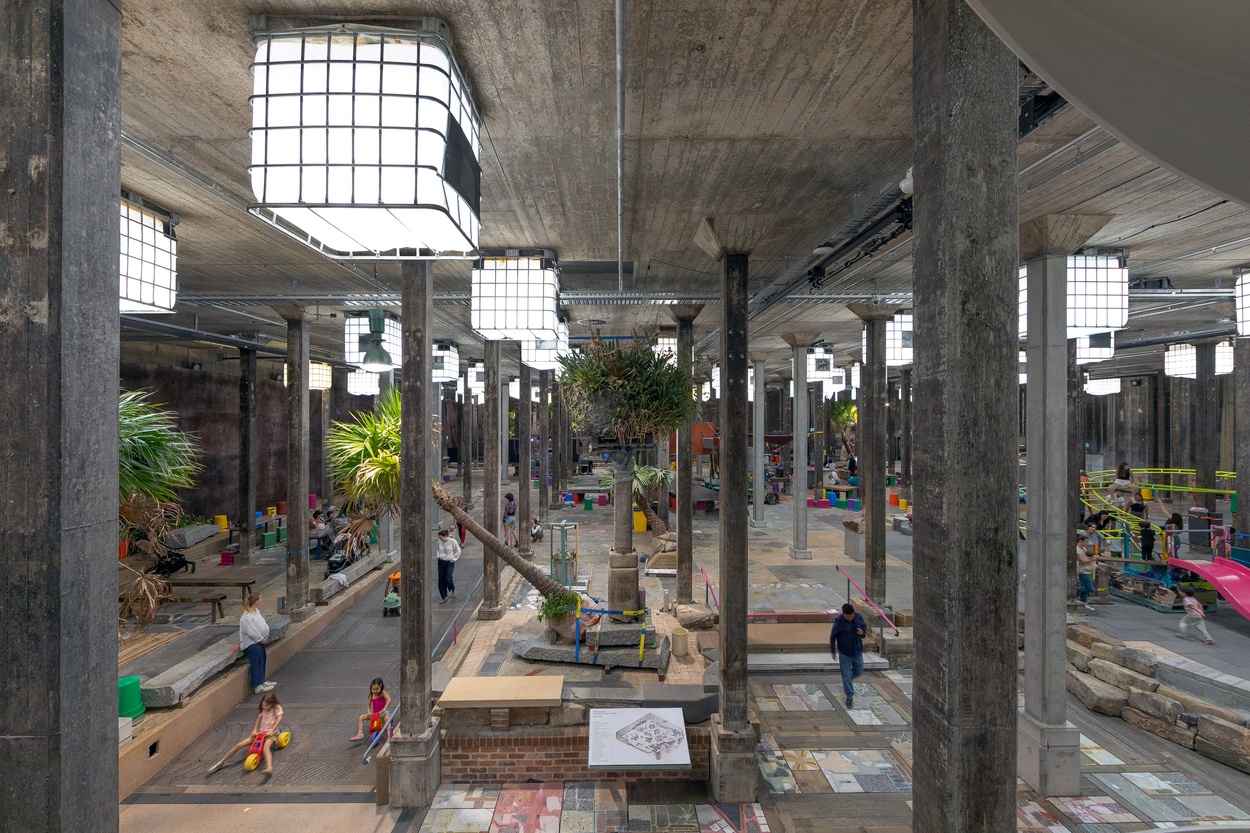 Mike Hewson: The Key's Under The Mat - 