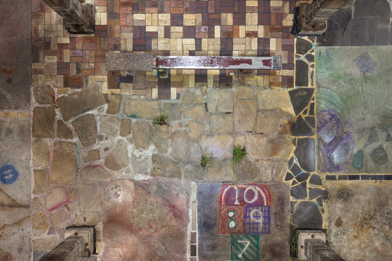 Mike Hewson: The Key's Under The Mat - 