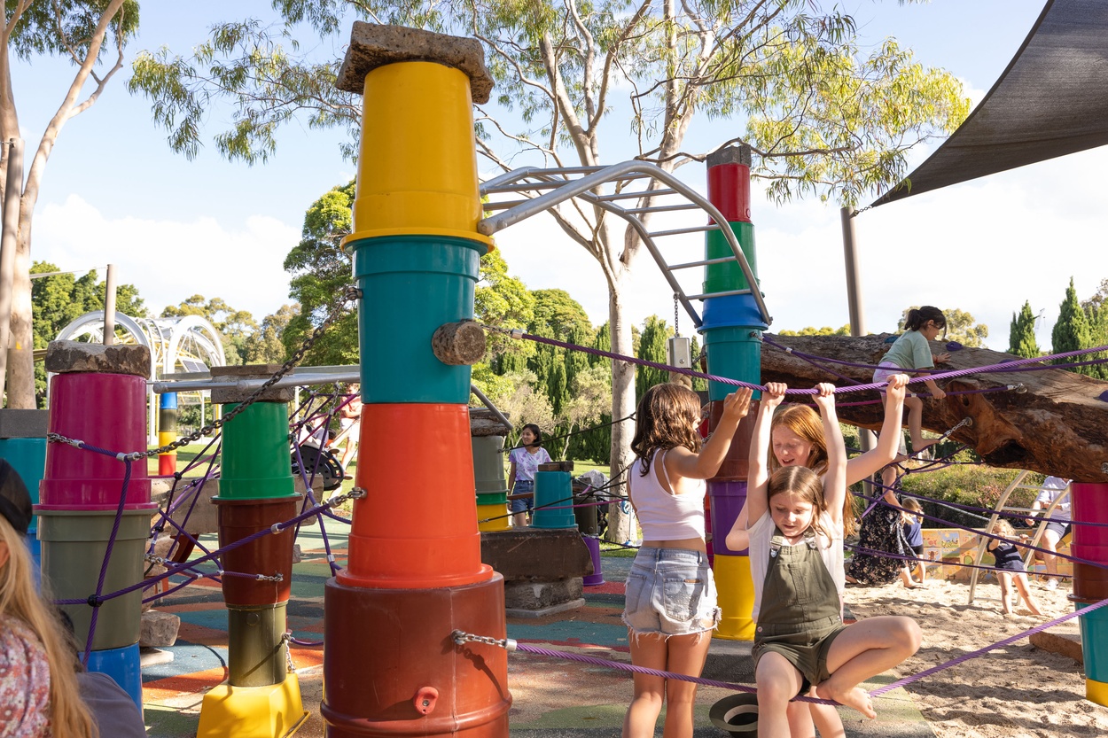 Mike Hewson: Pockets Park -