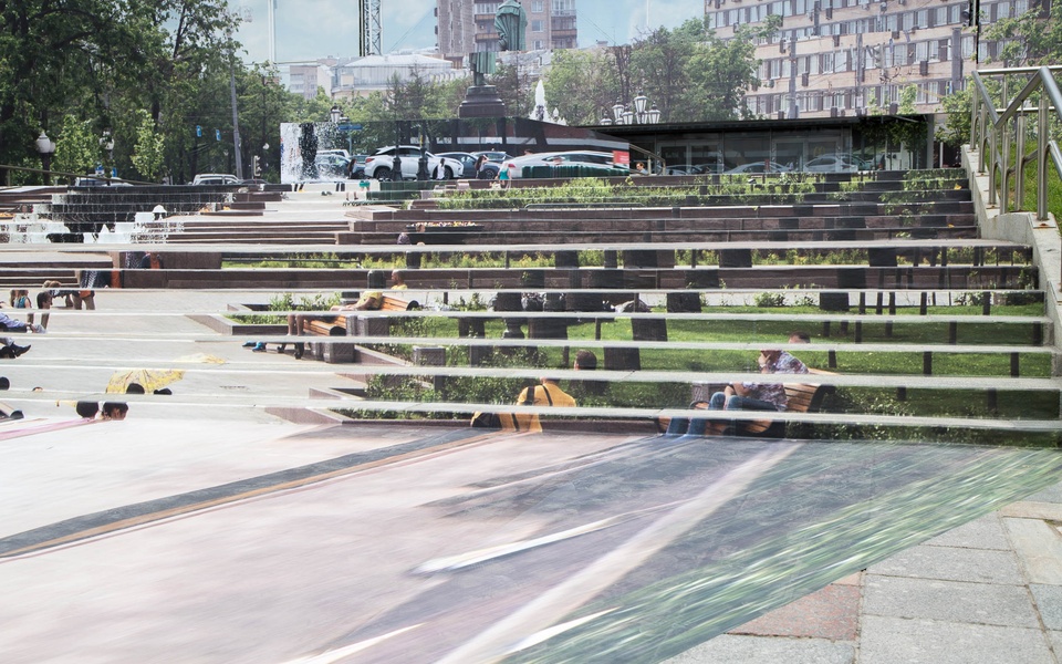Mike Hewson: (Installation View) - Pushkin Square, Moscow