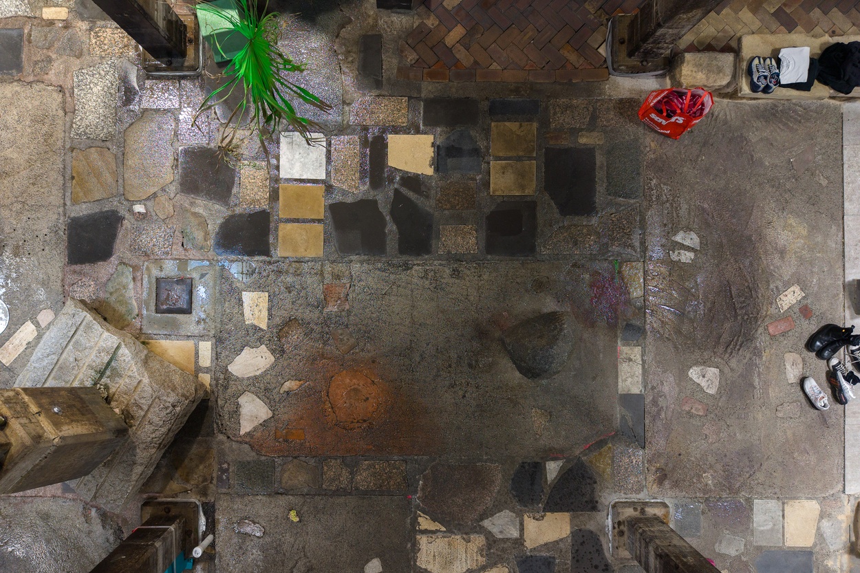 Mike Hewson: The Key's Under The Mat - 