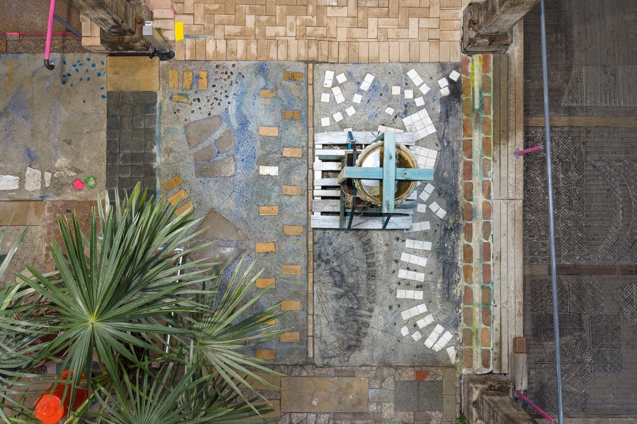 Mike Hewson: The Key's Under The Mat - 